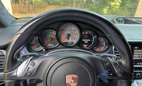 2013 Porsche Panamera Gts z USA, uszkodzony, nr VIN WP0AF2A78DL076578